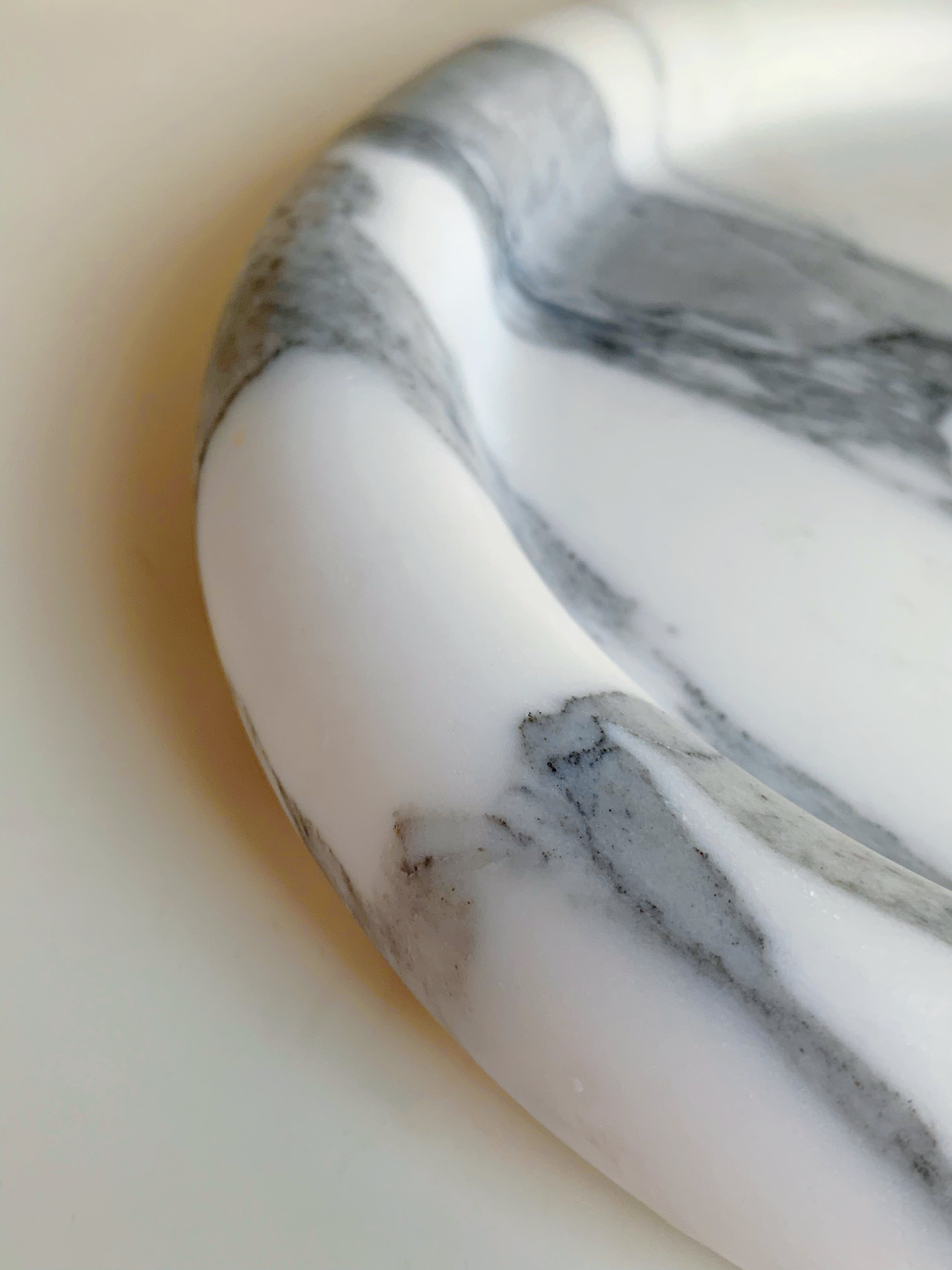 Natural Marble Arabescato Round Tray 2