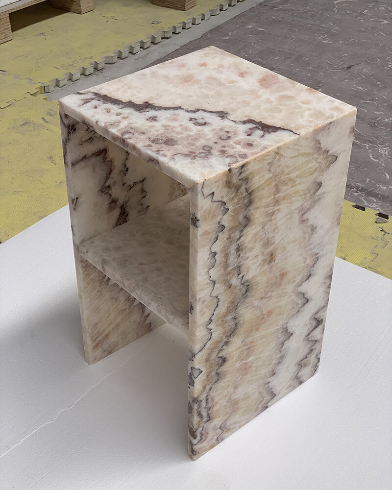 Glossy Brioche Onyx Side Table 3