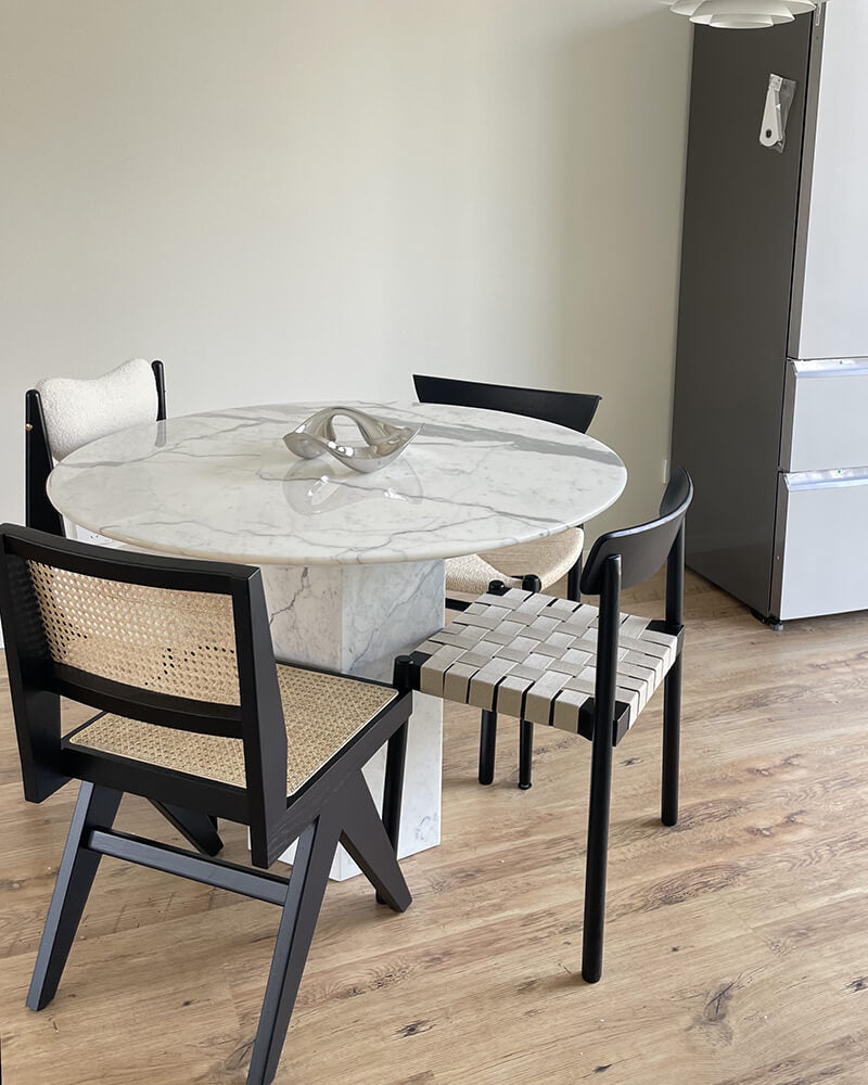 Natural Marble Bianco Statuario Venato Round Dining Table 2